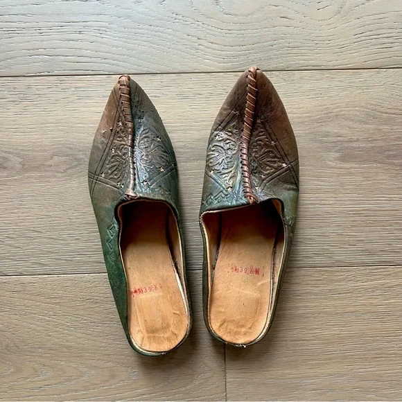 Handmade Green Leather Flats - Picture 1 of 5